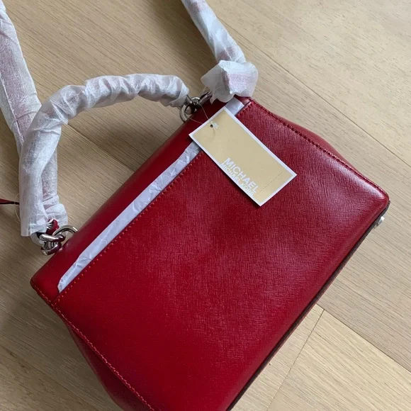 NWT Michael Kors Ava Small Saffiano Leather Crossbody Handbag Purse Cherry Red - Picture 7 of 9